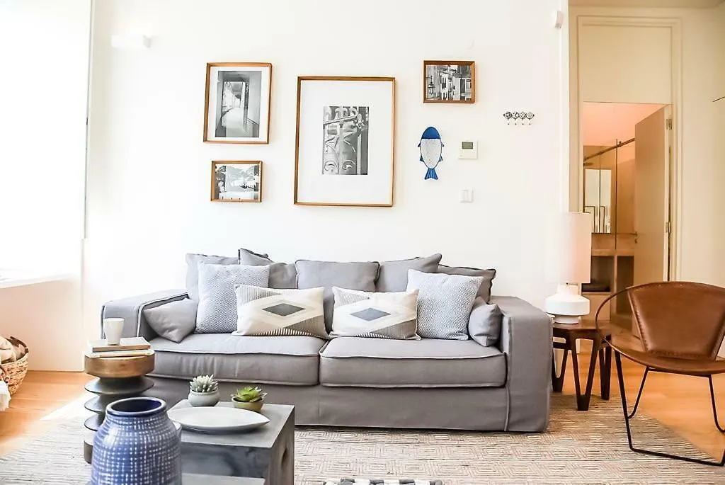 Luxury And Beautiful Apartment In Chiado Lisboa